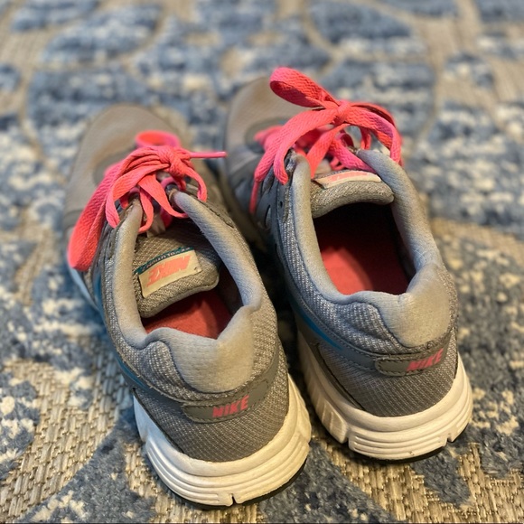 Nike Revolution 2 running shoes - Picture 4 of 5